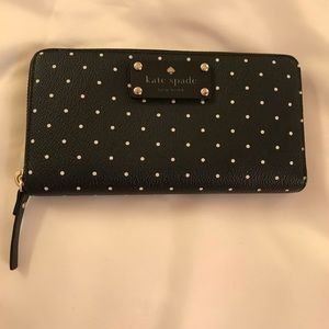 Kate Spade Zip up Wallet Black